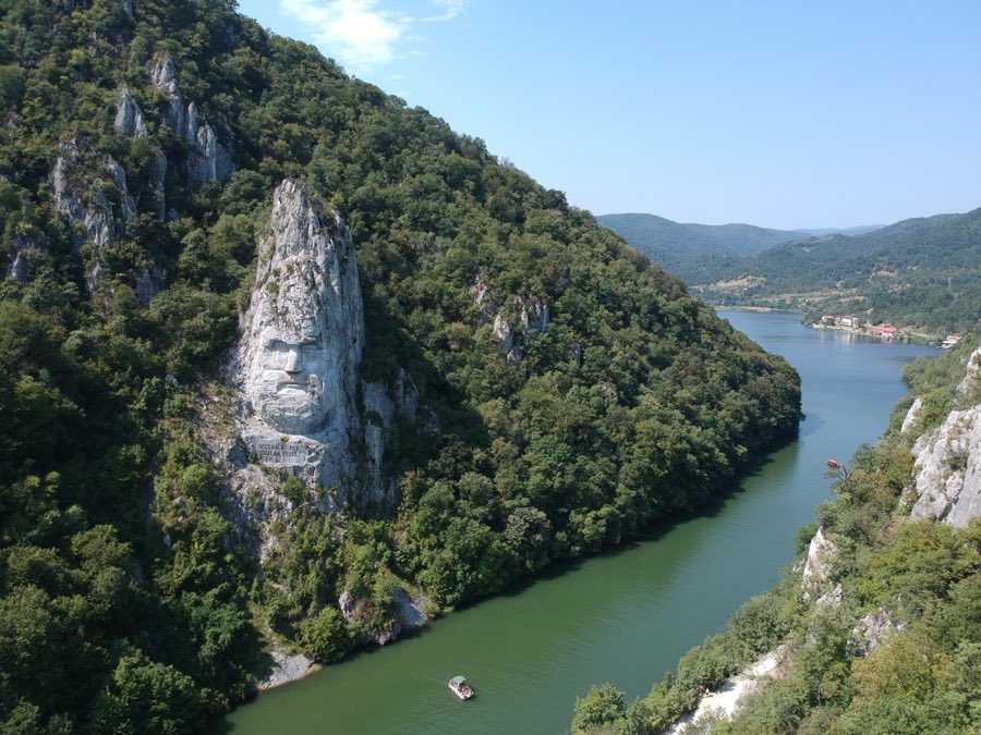 Or Ova, Romania